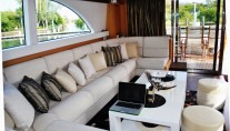 Motor yacht PARADISE -  Salon facing Aft